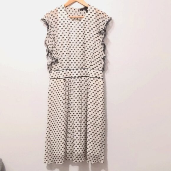 NWT BCBG Silk Blend Cocktail Dress with Ruffle Sleeves Size 10 - Picture 2 of 12